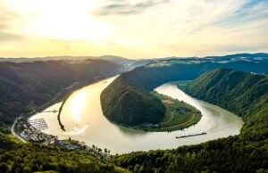 Die Donauregion im Herbst erwandern Die Schlögener Donauschlinge gehört zu den Wanderzielen in der Donauregion (Bild: WGD Donau Oberösterreich Tourismus, Kaindlstorfer)
