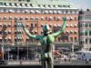 Urlaub in Schweden auf Rezept? Interessant! Urlaub in Schweden auf Rezept: Die Bronzestatue des Solisten, eine Skulptur von Carl Milles bei Strömparterren in Stockholm, Schweden