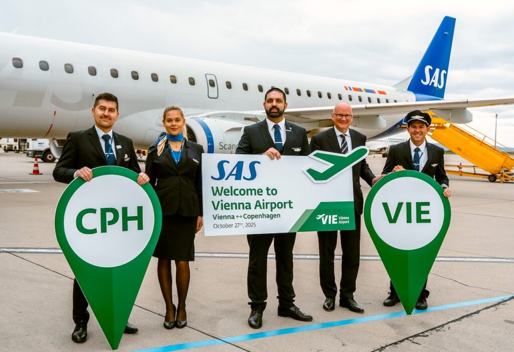 Mag. Julian Jäger, Vorstand der Flughafen Wien AG, begrüßte die Crew von SAS Scandinavian Airlines bei der Erstlandung in Wien (Bild: Flughafen Wien AG)