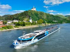 Flusskreuzfahrten erobern Urlauberherzen Flusskreuzfahrten boomen: Ein Schiff von Viva Cruises kreuzt auf einem Fluss in Deutschland