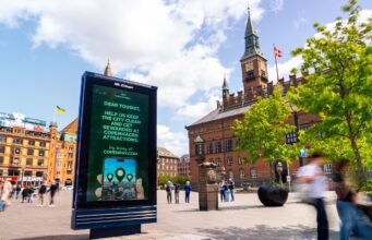 DestinationPay belohnt „brave“ Touristen Die Initiative DestinationPay folgt dem Modell CopenPay, die Touristen in Kopenhagen zur Mitarbeit auffordert: Müll sammeln oder Kanäle reinigen (Bild: Mark Tanggaard) Werbung für CopenPay in Kopenhagen