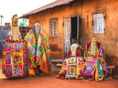 Perfektes Reiseglück in 2026 auf 600 Seiten Reiseglück in Afrika bei den Voodoo-Zauberern erleben