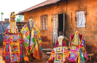Perfektes Reiseglück in 2026 auf 600 Seiten Reiseglück in Afrika bei den Voodoo-Zauberern erleben