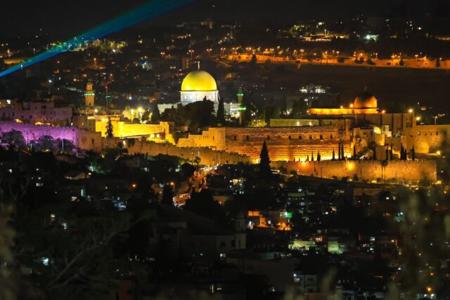Jerusalem strahlt wieder Nachtaufnahme: Jerusalem strahlt wieder als Reiseziel