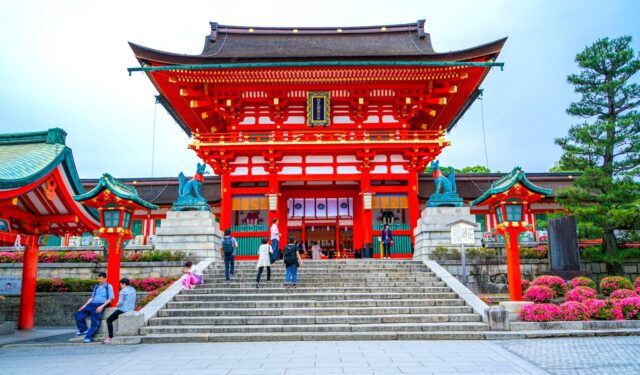 Asien Japan-Kyoto Asien: Rote Tempelanlagen in Kyoto, Japan.