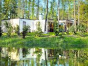 Erdgebundenes Reisen und Nachhaltigkeit: Neuer Trend zur Nähe Erdgebundenes Reisen Nachhaltigkeit Center Parcs: Eine Familienvilla an einem See in einem Center Parc