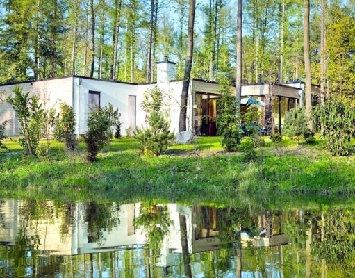 Erdgebundenes Reisen und Nachhaltigkeit: Neuer Trend zur Nähe Erdgebundenes Reisen Nachhaltigkeit Center Parcs: Eine Familienvilla an einem See in einem Center Parc