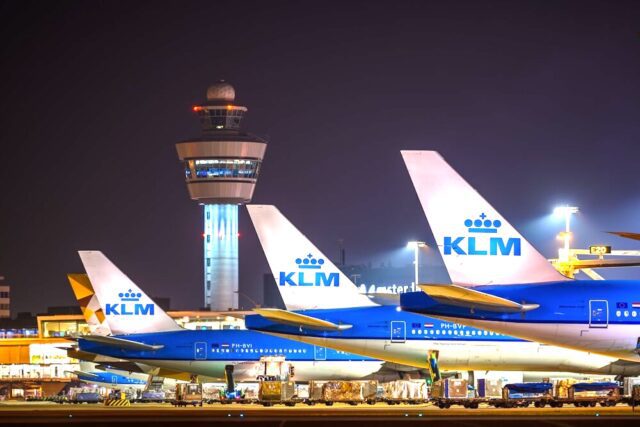 KLM Drehkreuz Amsterdam Schiphol Airport mit Anschlüssen an das weltweite Streckennetz ab Wien. (Bild: Marcos Puyman, KLM)