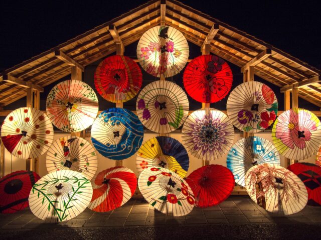 Lesestoff für Japan-Reisende Japan-Reisende: Überall bunte Papier-Lampions