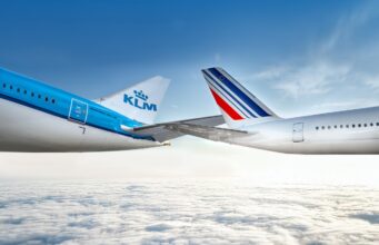 Geschäftsreisen mit Air France und KLM Geschäftsreisen mit Air France und KLM: Zwei Heckflöossen der französischen und niederländischen Fluggesellschaft