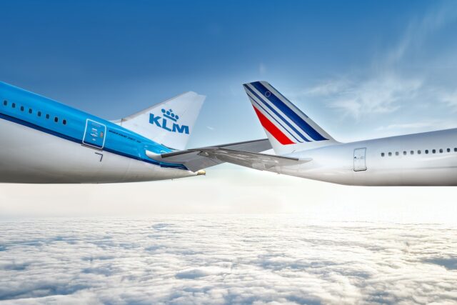 Geschäftsreisen mit Air France und KLM Geschäftsreisen mit Air France und KLM: Zwei Heckflöossen der französischen und niederländischen Fluggesellschaft
